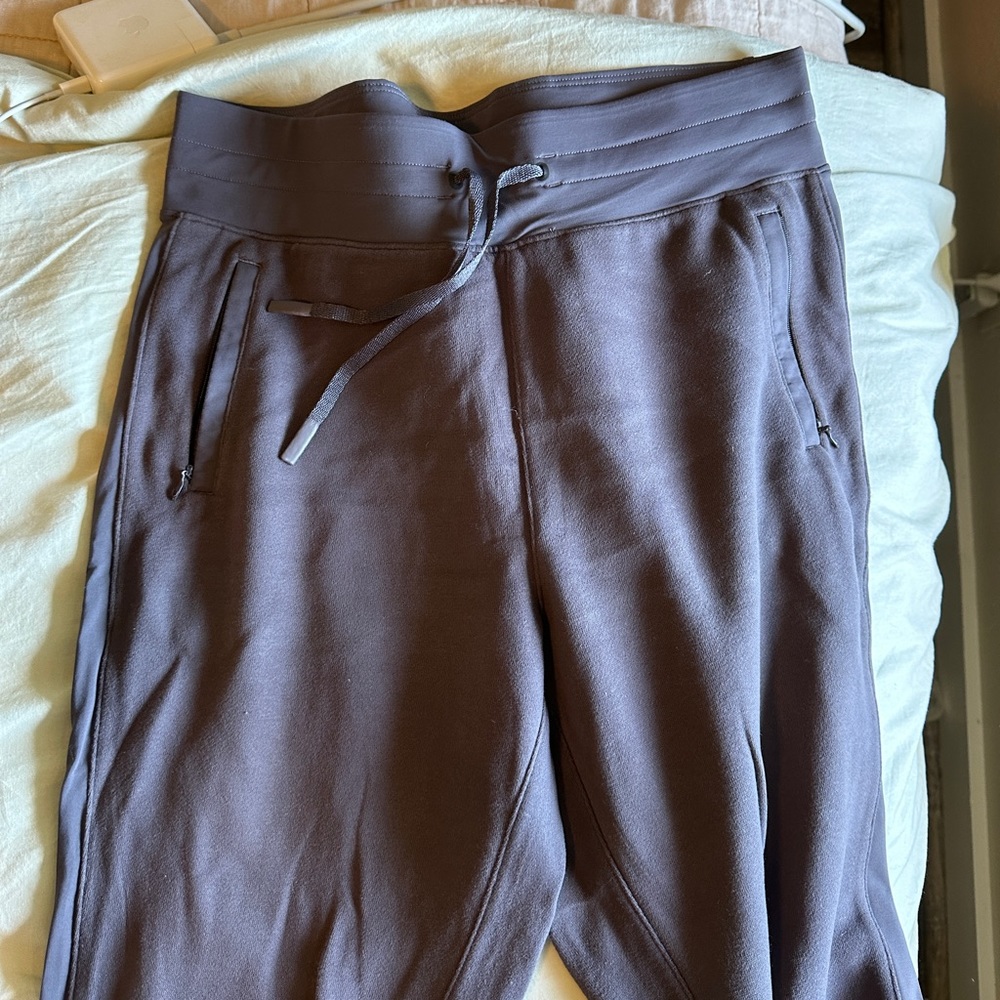 Lululemon women’s sweats size 8